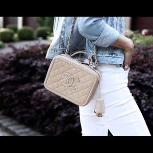 🙏🏻FOUND🙏🏻 🧳CHANEL Medium Beige Vanity Case🧳